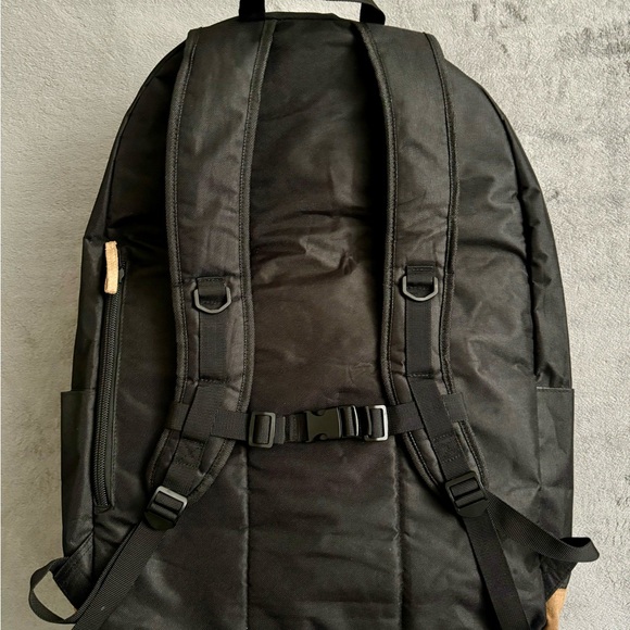 XL Backpack - Picture 4 of 6